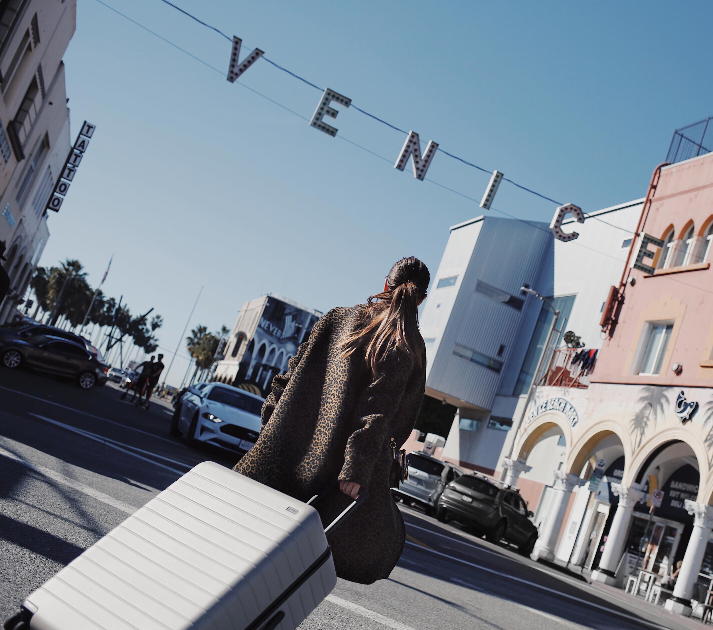 Venice french expat Julia Comil: French expat and fashion blogger in Los Angeles shares her French Girls Guide To Los Angeles