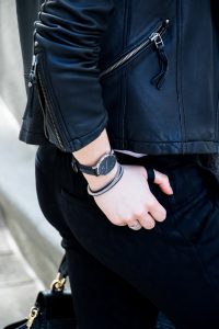 Review of Welly Merck: the first unisex minimal watch with a sapphire glass crystal. Comparison with Cluse and Daniel Wellington. Click to read more about or pin to save for later.