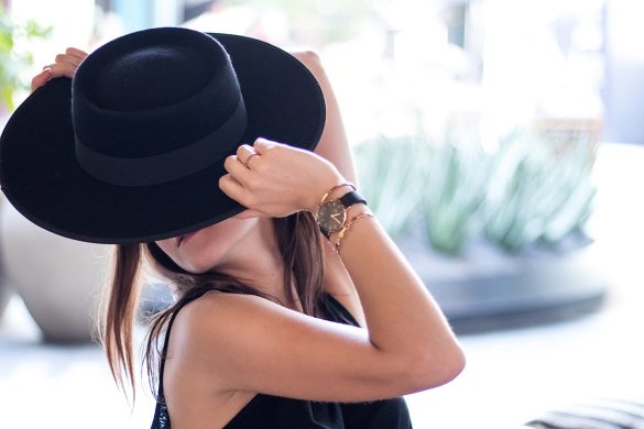 Review of Daniel Wellington Classic Petite Ashfield - Read more and get the 15% off Discount Code inside the post.