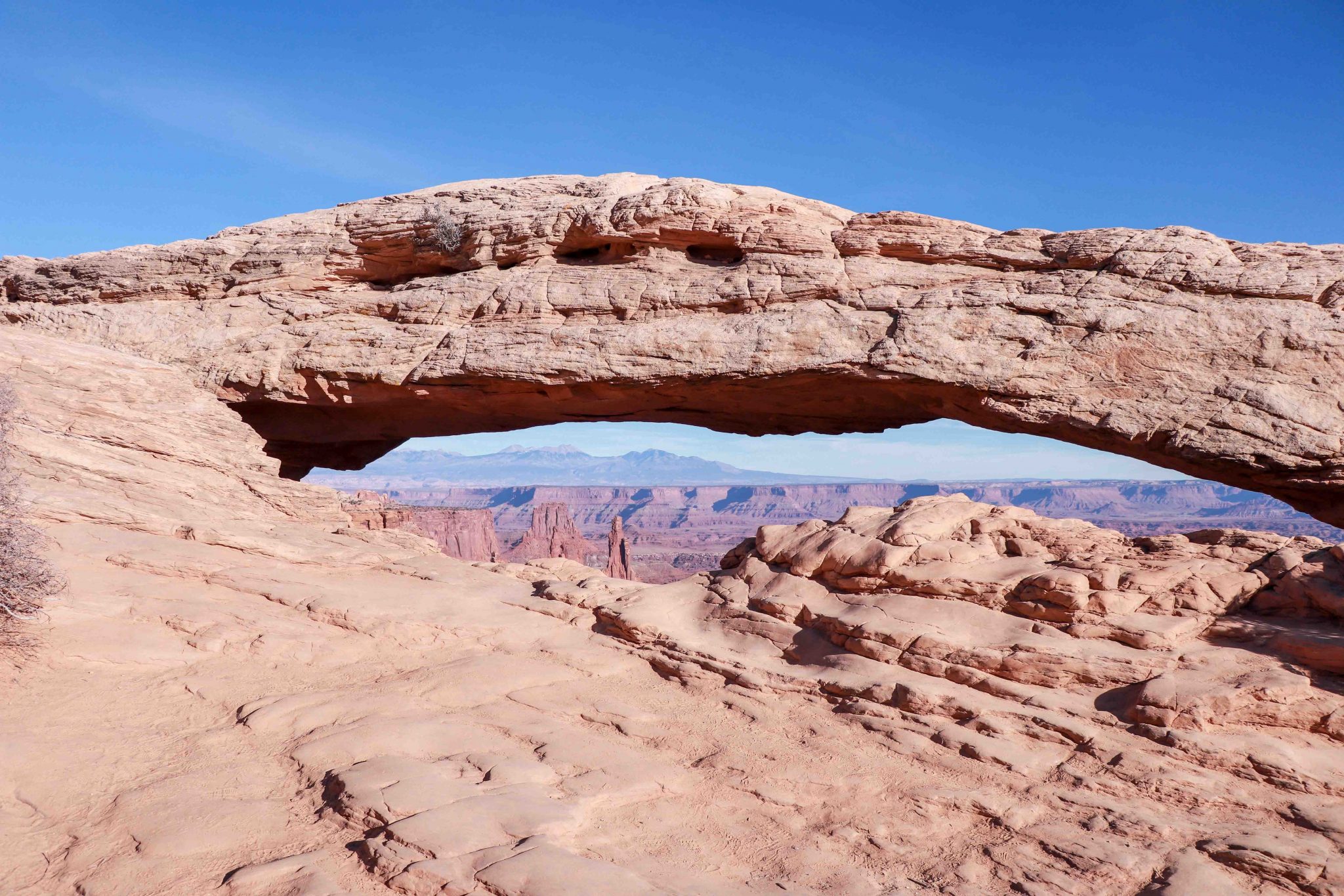 Mesa Arch + Canyonlands + National Park + travel + fashion + blog + blogger + los angeles + las vegas + moab + us national parks + 5 tips + moab