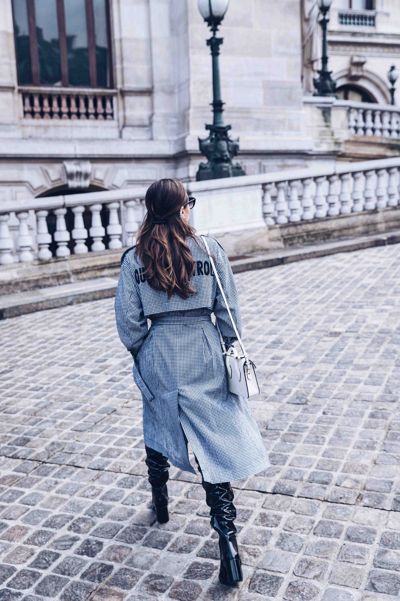 Spring Trench Coat - Gingham Trench Coat - Long Trench coat - Trench coat for women 2018 - Paris - Fashion Blogger Julia Comil styling the long trench coat in Paris - Bag: Strathberry