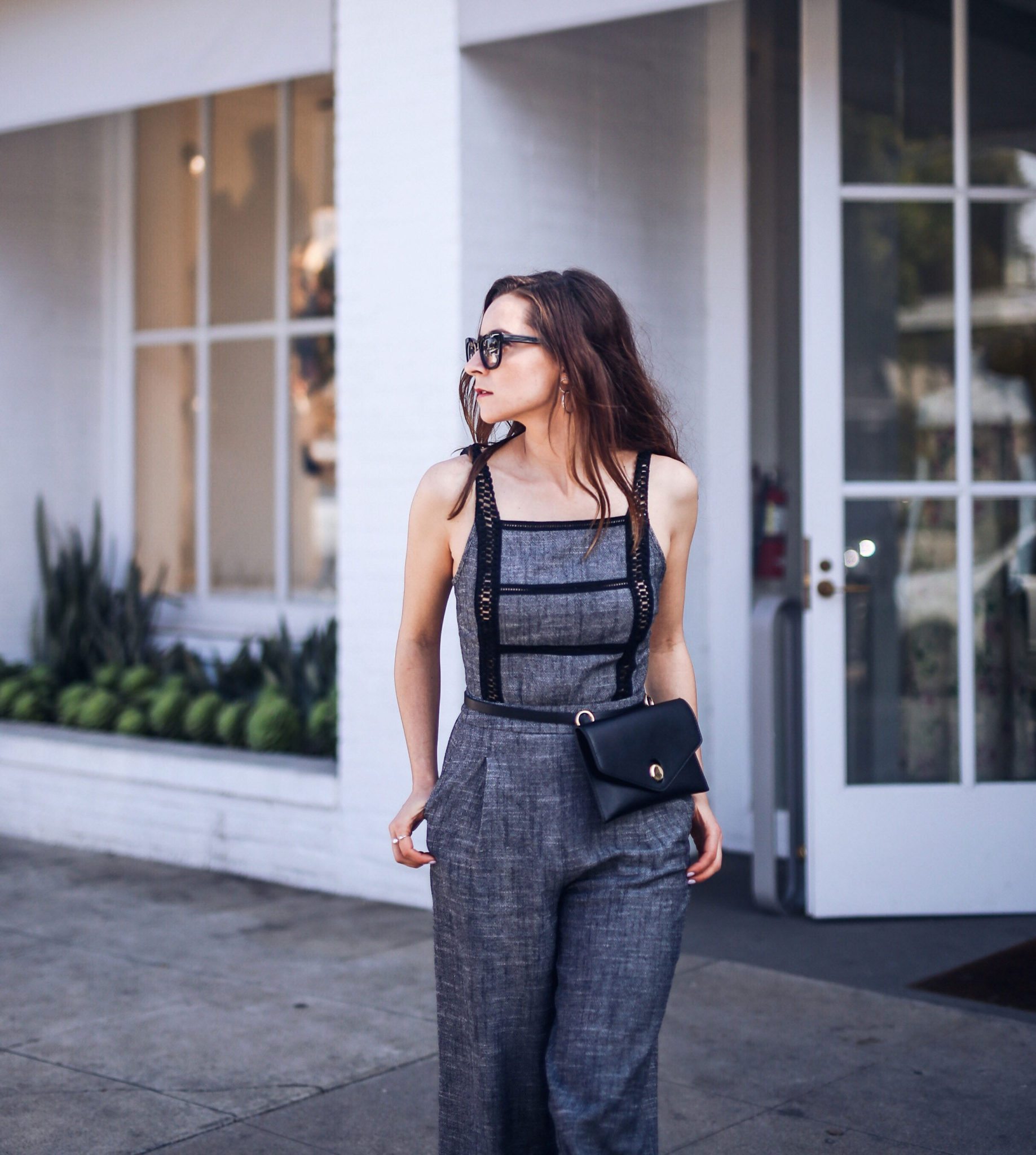 How to wear the belt bag: best belt bags, designer bum bags, fanny packs under $100 - Pin to read later on Houseofcomil.com. Jumpsuit by Moon River