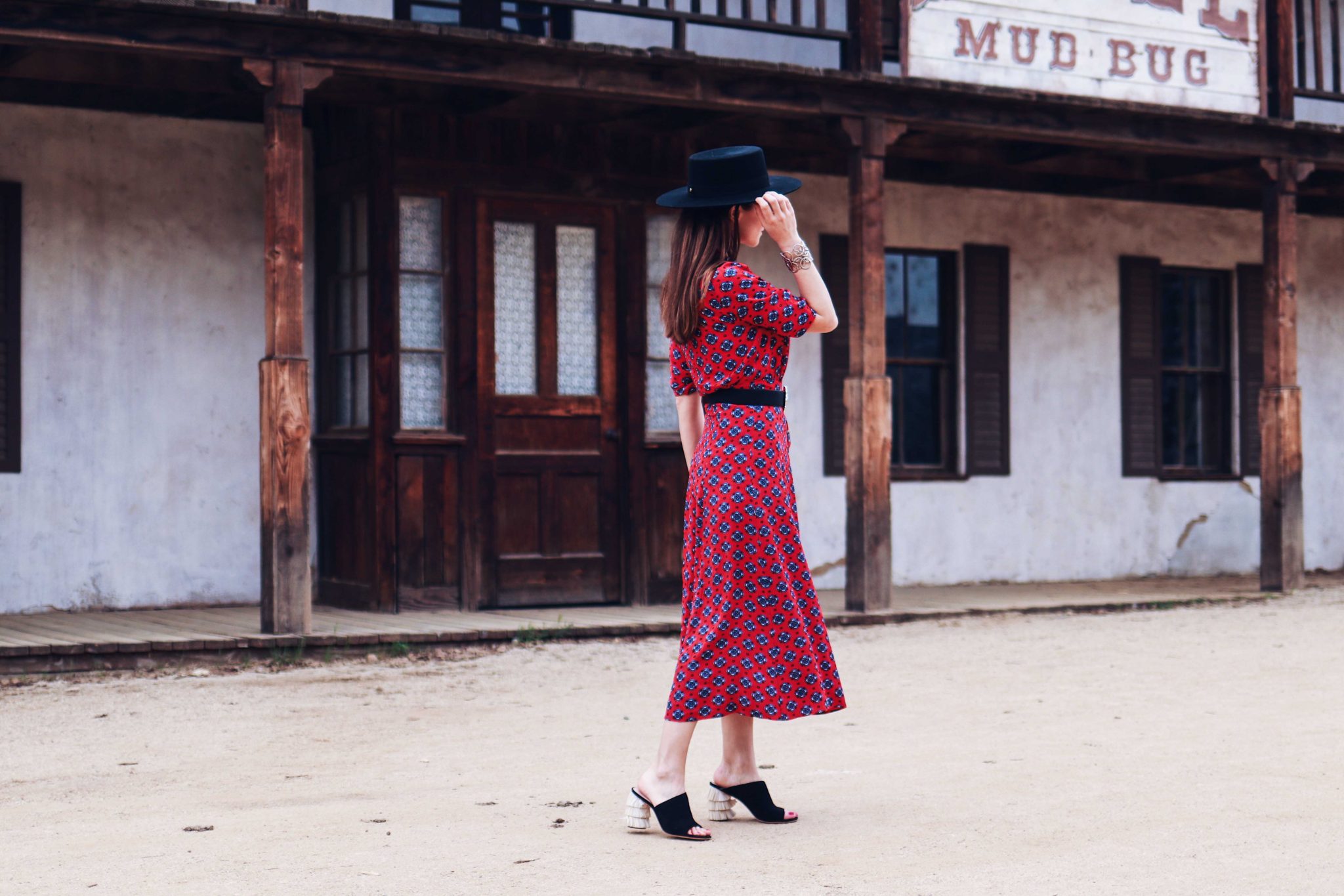 Sandro Paris Western Dress. Spring Fashion 2018 trend: Western Outfit. Channeling Westworld, one of the coolest show to watch on HBO this April - More on Houseofcomil.com. Pictures Julia Comil