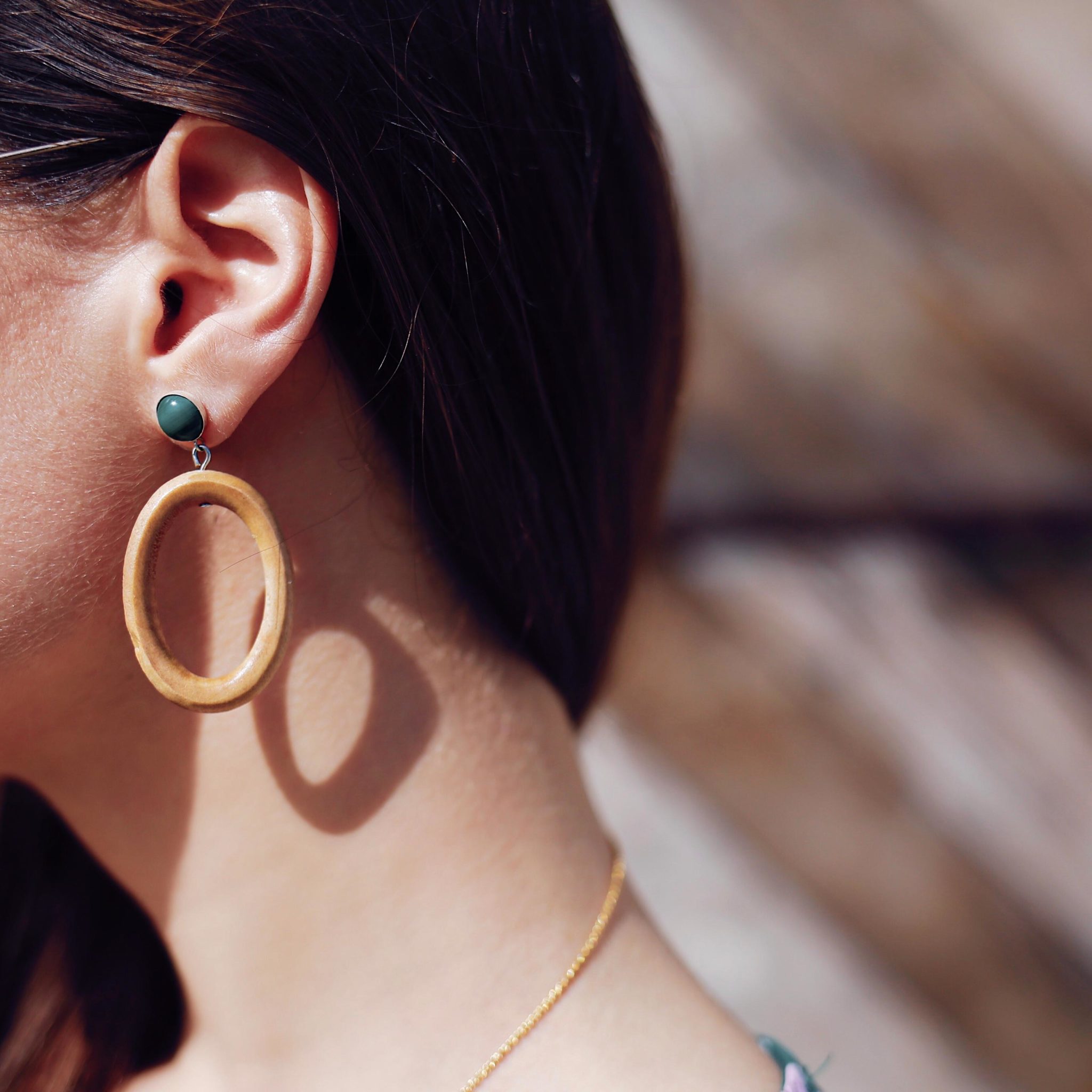 Best statement earrings 2018: wood hoop earrings Sophie Monet - Made in Venice - More on Houseofcomil.com. Fashion Blogger Julia Comil has curated the best statement earrings for 2018