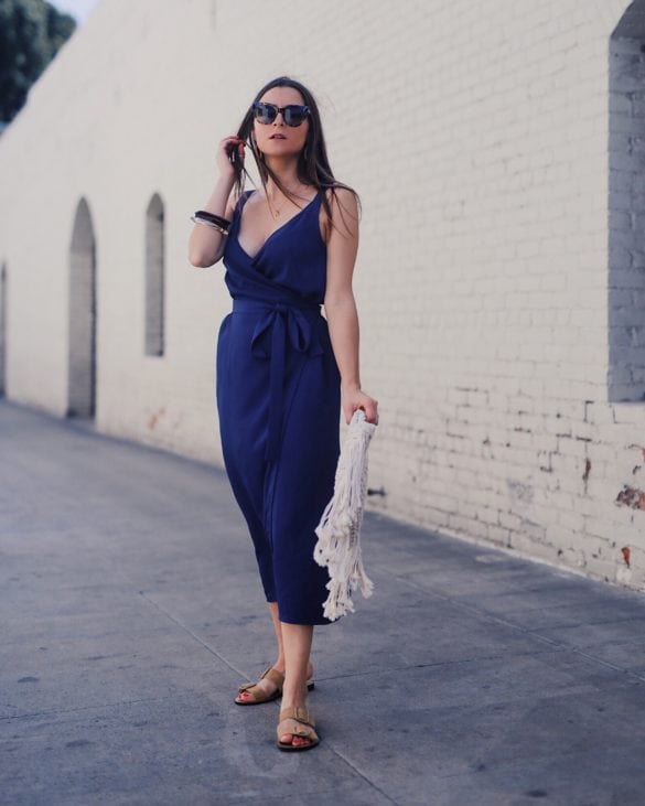 Everlane Japanese Wrap Dress - Versatile summer dresses for women: a dress to wear at work or casually - More on Houseofcomil.com