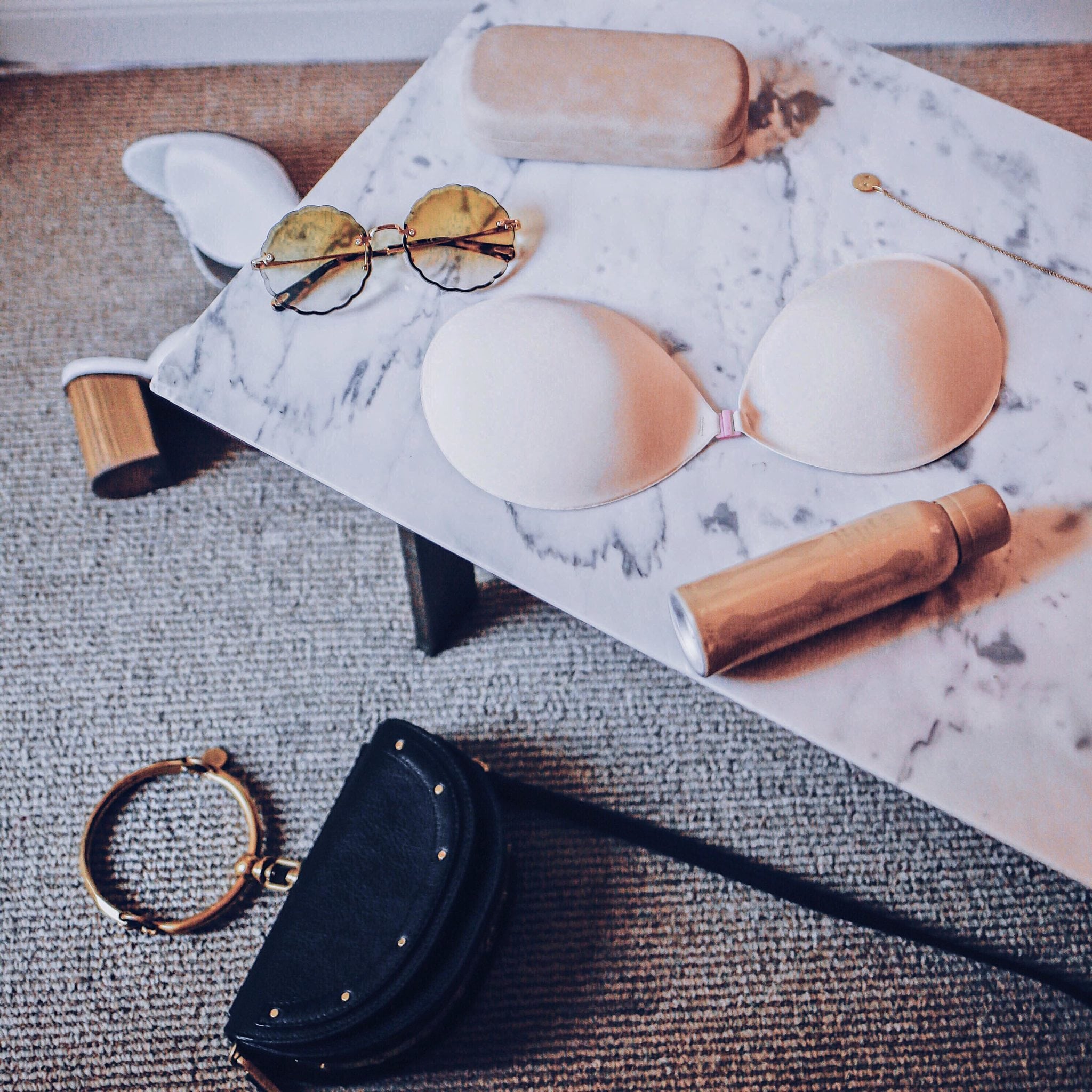 Summer Essentials: Strapless and Backless Adhesive Bra – Kiss Bobo