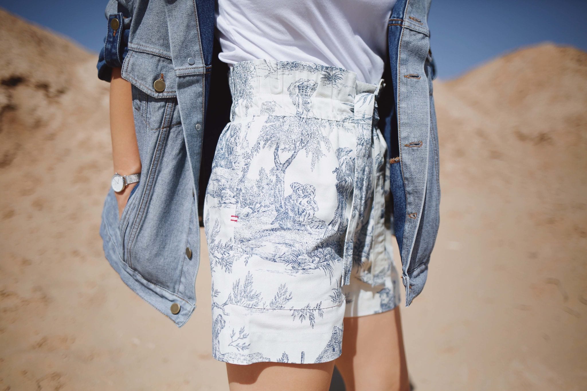 High Waisted Shorts Trap Jouy Bleu by Les Expatries, a Parisian Label worn by Julia Comil French Fashion Blogger in Los Angeles - French style