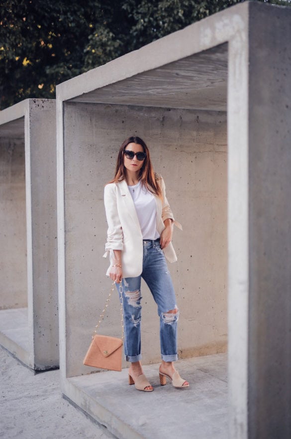 Style upgrade: The Summer blazer for women. Fashion Blogger Julia Comil is wearing a cream summer blazer from River Island. The full look and selection of affordable summer blazers on Houseofcomil.com. Bag by Musier Paris