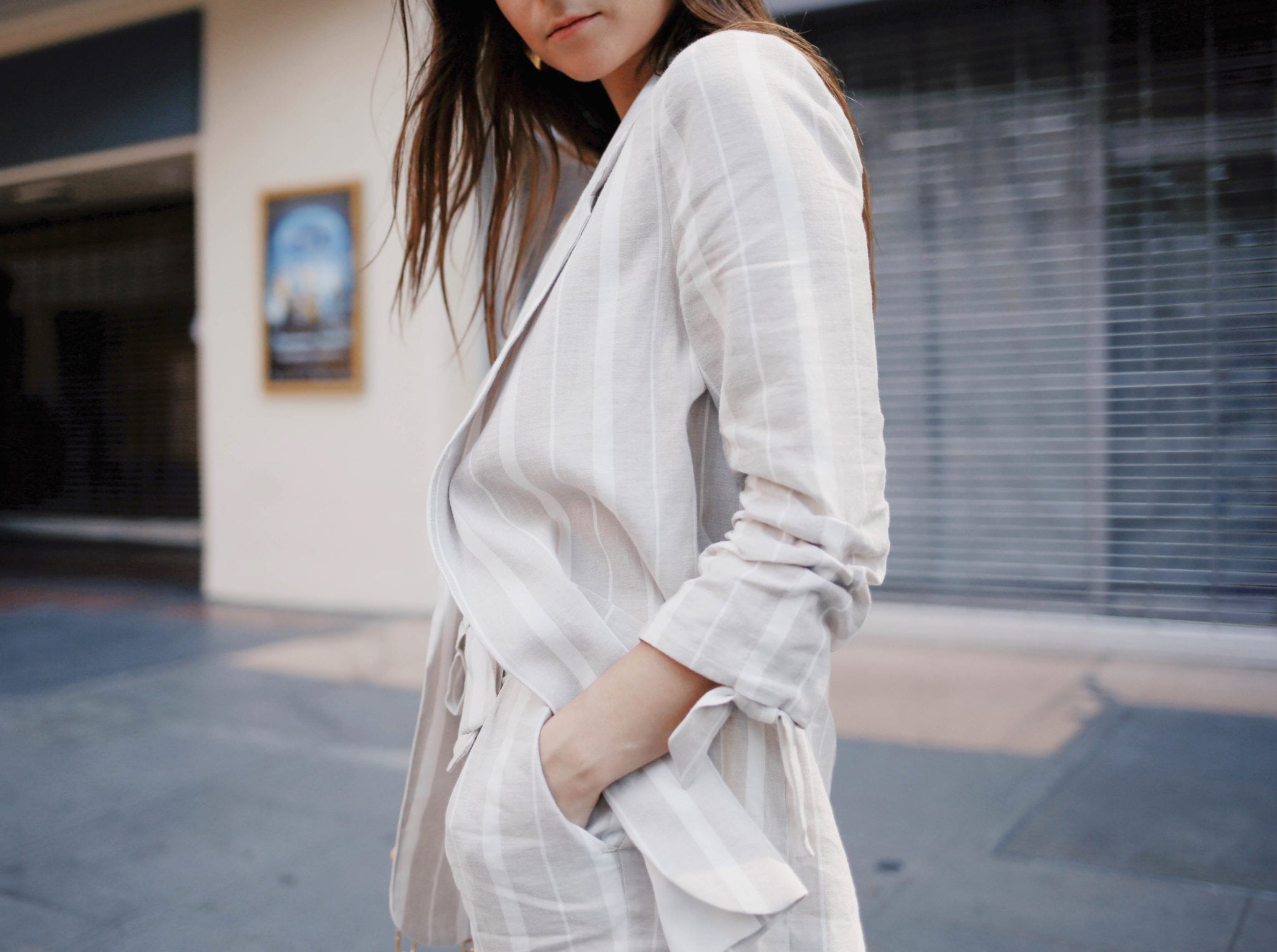 How to style linen - The linen suit for women and the bardot dress from River Island. Summer style - Read this post for summer outfit ideas using linen fabric. More on modersvp.com