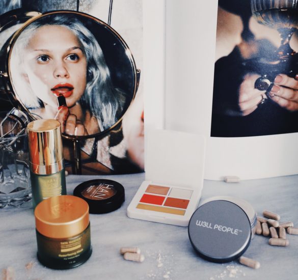 Fall Beauty: 5 beauty tips for keeping that summer glow all winter long. Discover these amazing clean beauty products perfect for sensitive and combination skin that I am using and buying on repeat at Credo Beauty. Suzanne Kauffmann, Tata Harper, RMS Beauty, Han Bronzer, W3ll people.