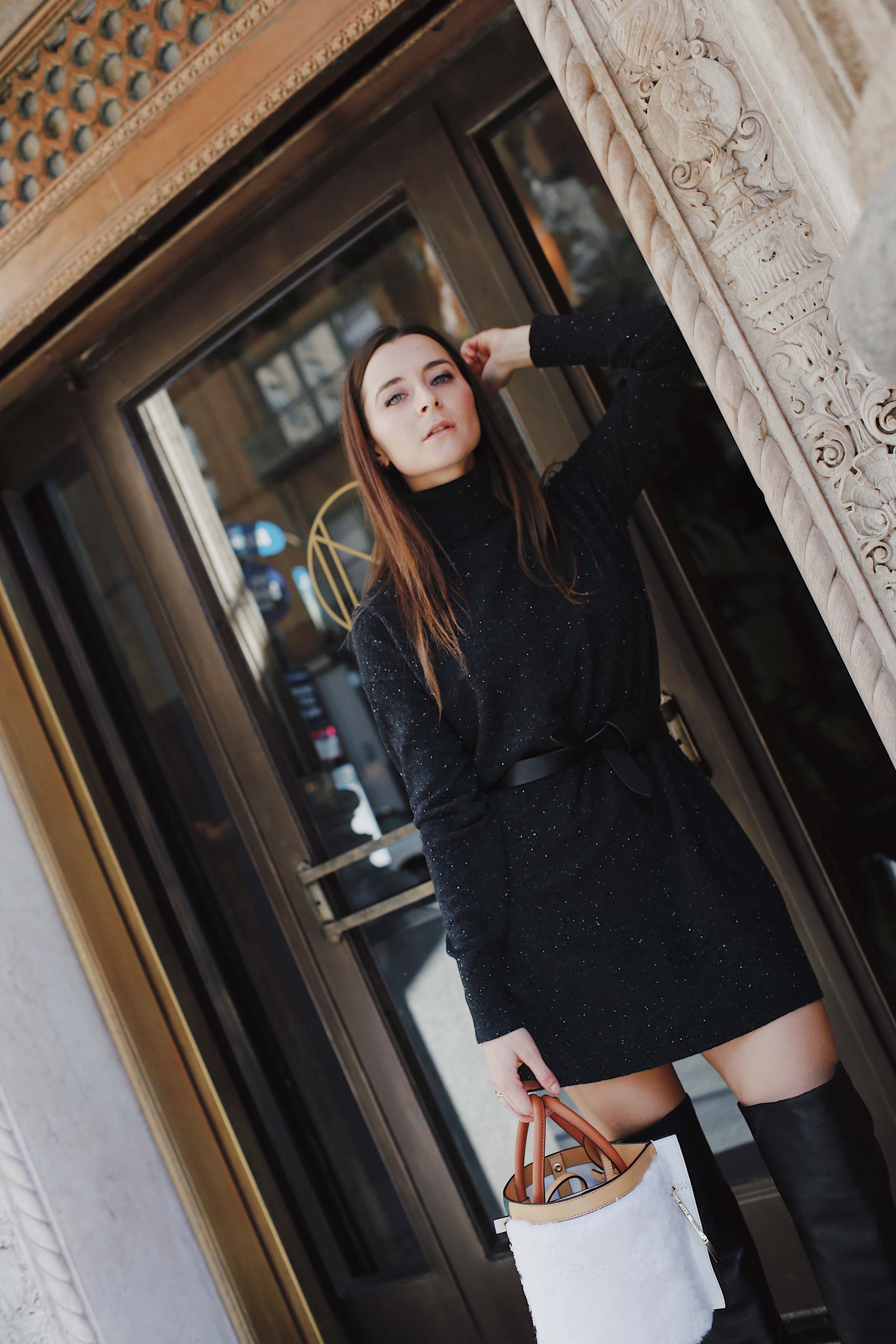 Sweater Weather: Best cashmere sweater dresses for women - Everlane Review: The cashmere sweater dress. Learn more on Houseofcomil.com - Fashion blog by Julia Comil - French Blogger in the USA