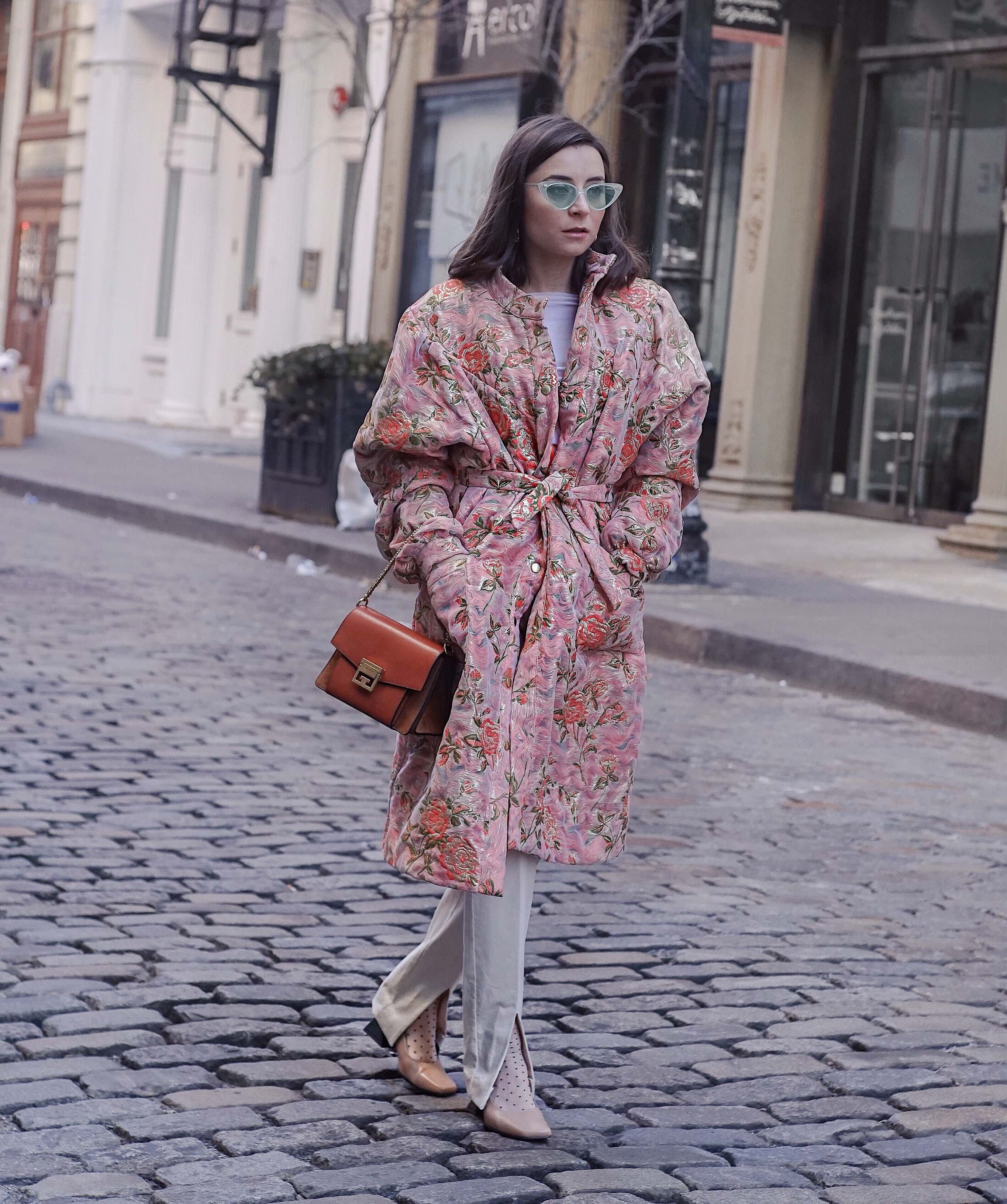 NYFW fall 2019 report julia comil outfit Malene Oddershede Bach hybrid coat made with a unique jacquard fabric with loose threads / givenchy bag / Yuul Yie pumps / Sunglasses Cutler & Gross