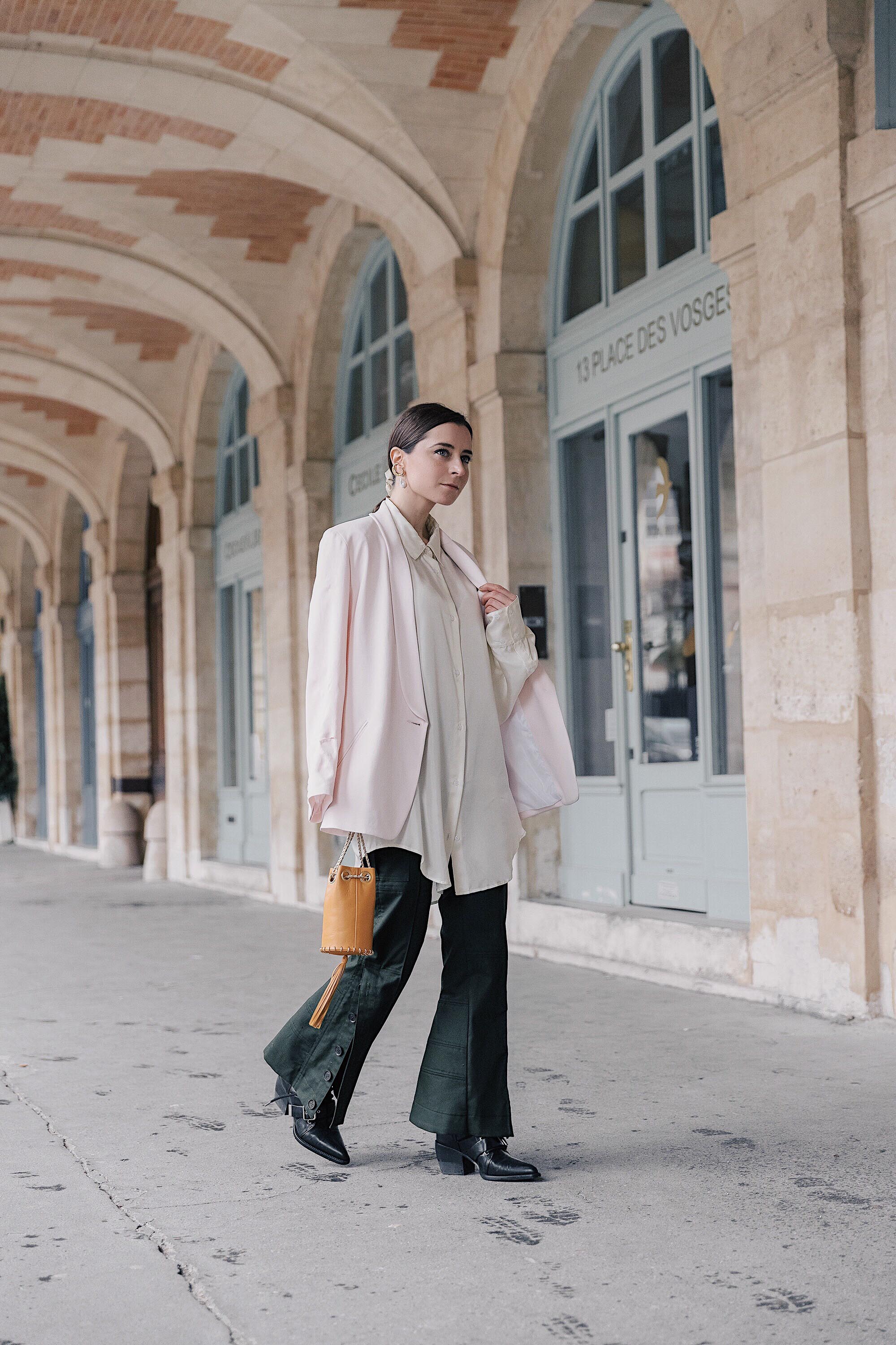 How street style stars in Paris have turned cargo pants into a