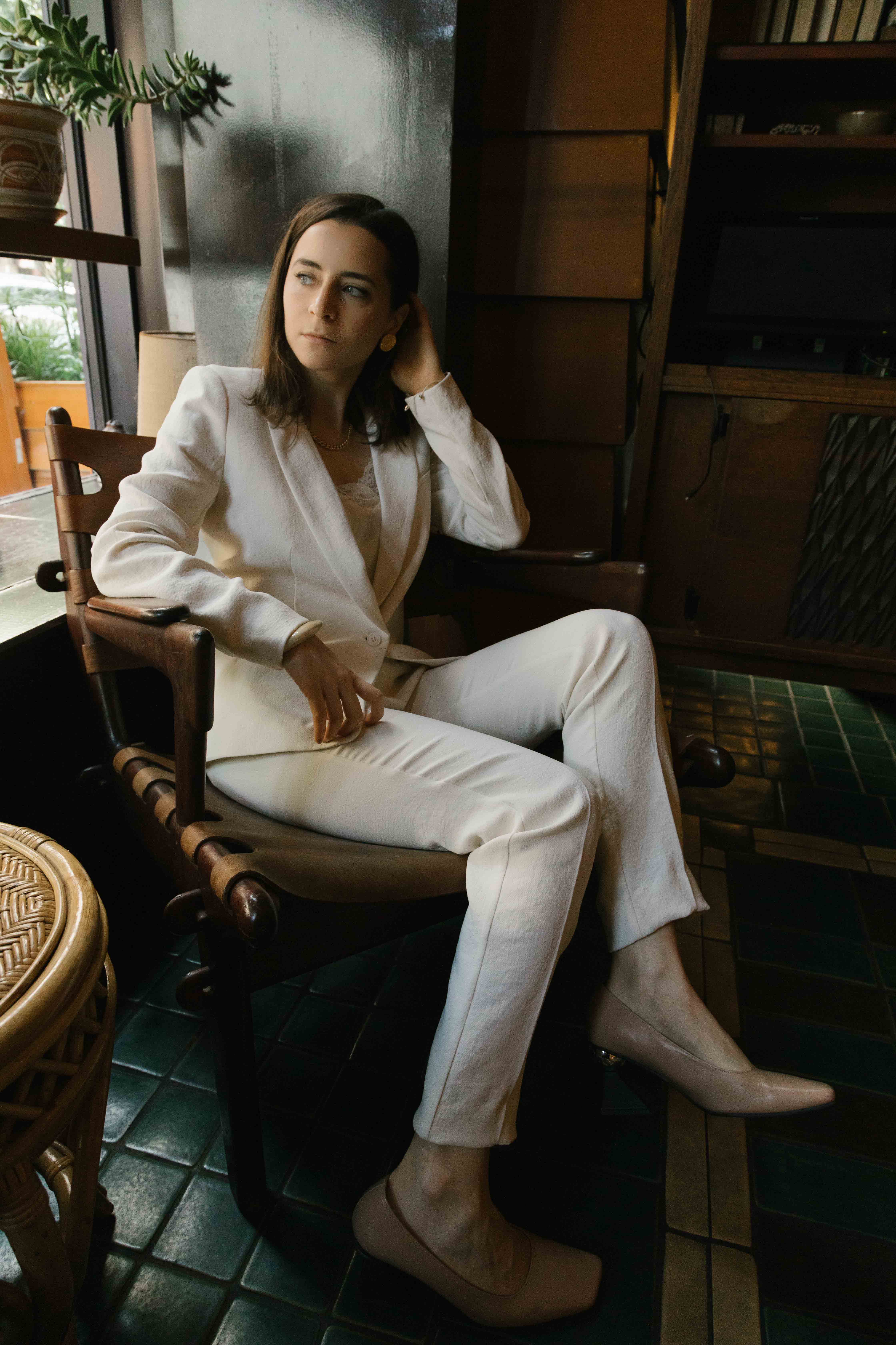 white suit outfits for ladies