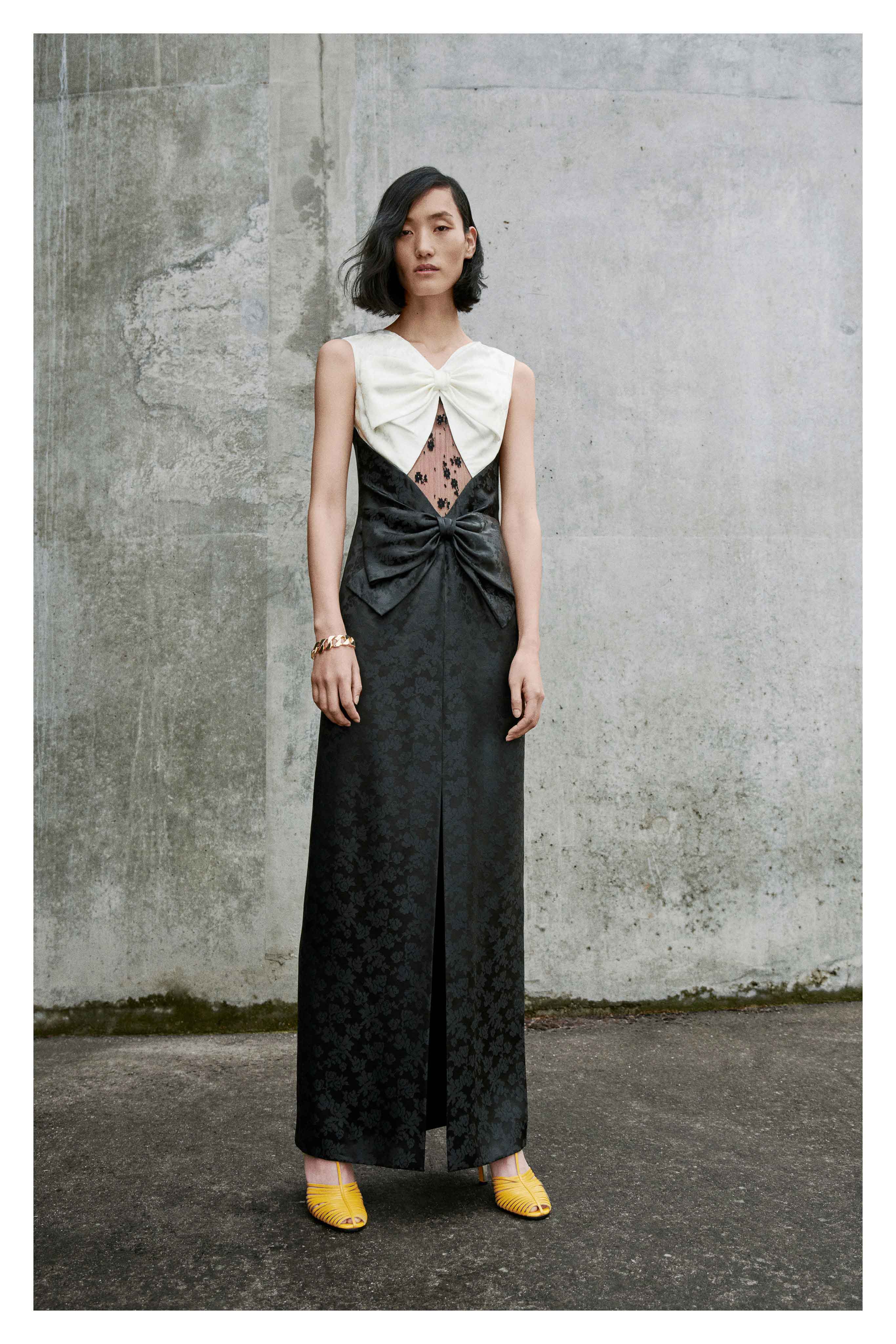 Givenchy 2020 runway fashion trend report vogue cinched waist