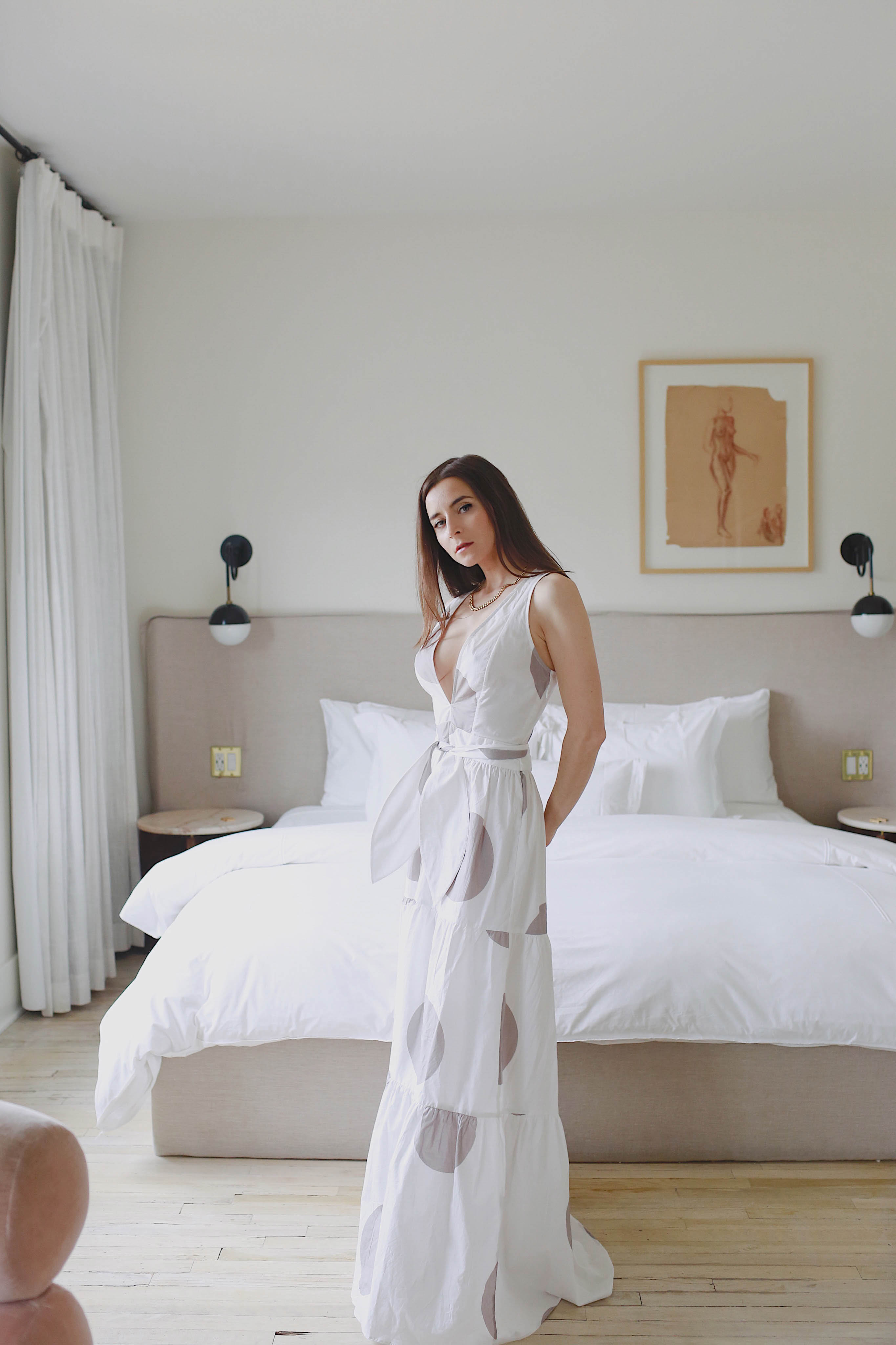 Discover the hidden gem Hotel Covell: a small luxury boutique hotel in Los Angeles. Parisian vibes and opulant rooms: Hotel Covell is a luxury independent hotel for short / long term stay. Wearing Alexandra Miro Polka dots maxi dress