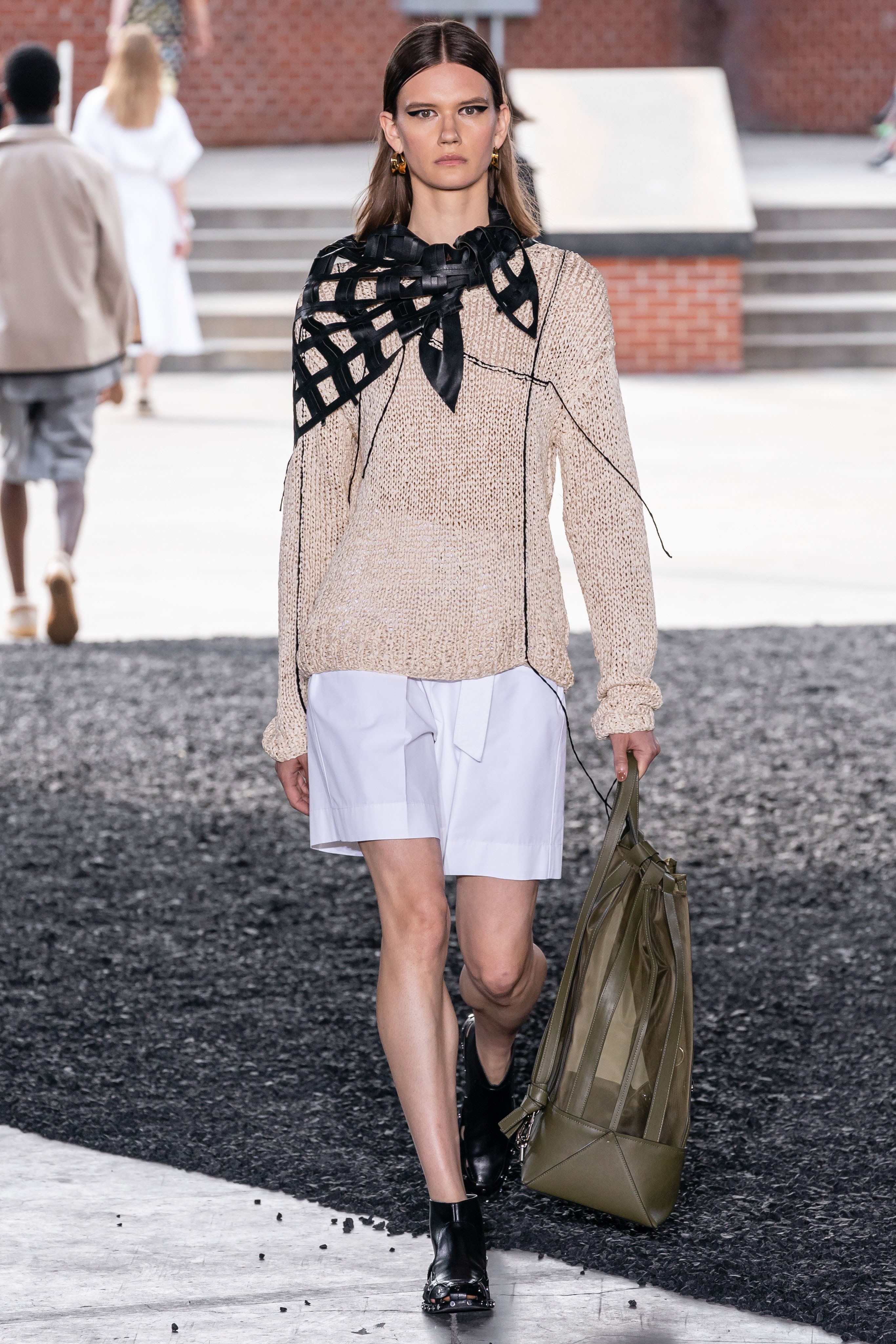 3.1 Phillip Lim Spring Summer 2020 SS2020 trends runway coverage Ready To Wear Vogue scarf 2