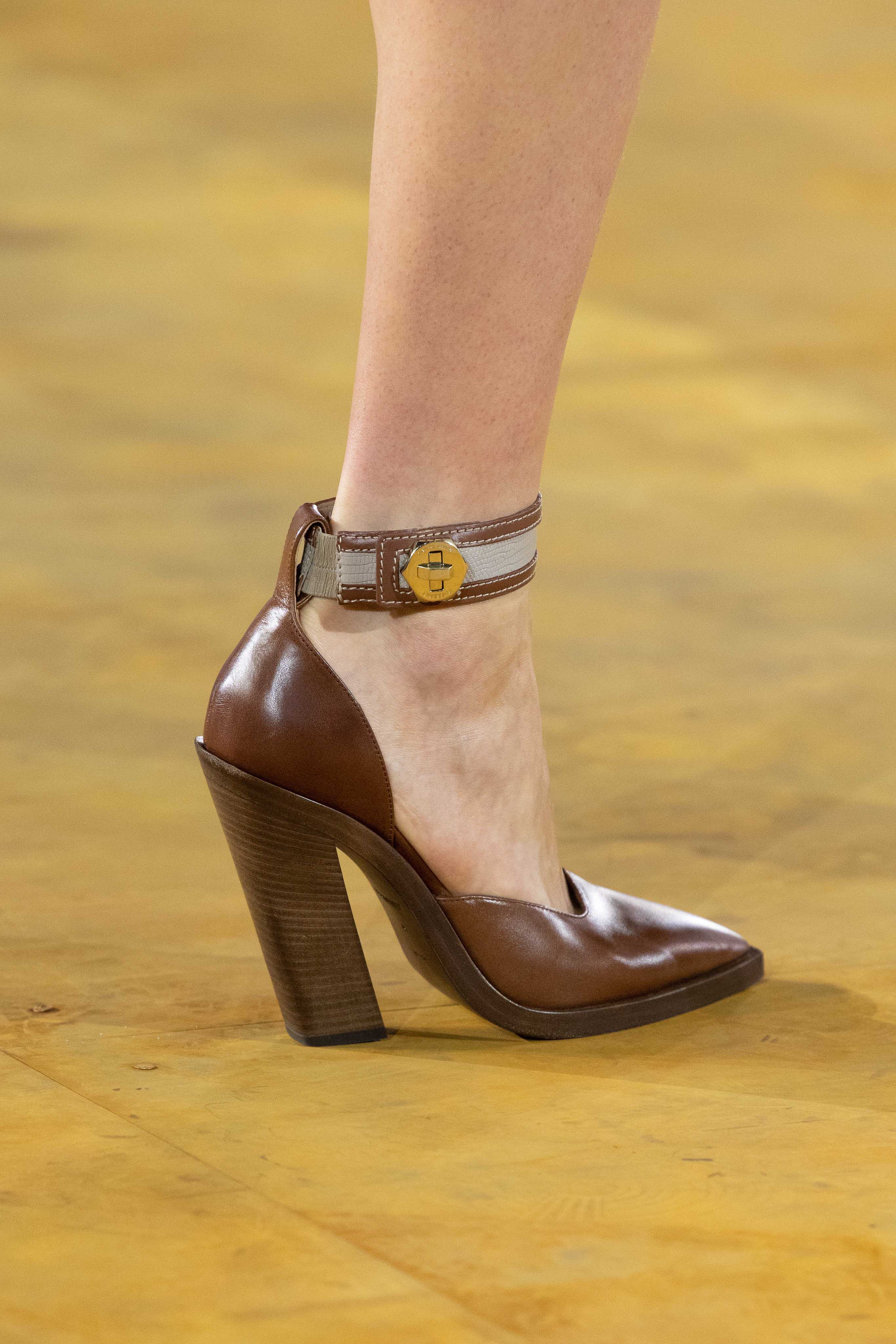 Burberry Spring Summer 2020 SS2020 trends runway coverage Ready To Wear Vogue shoes