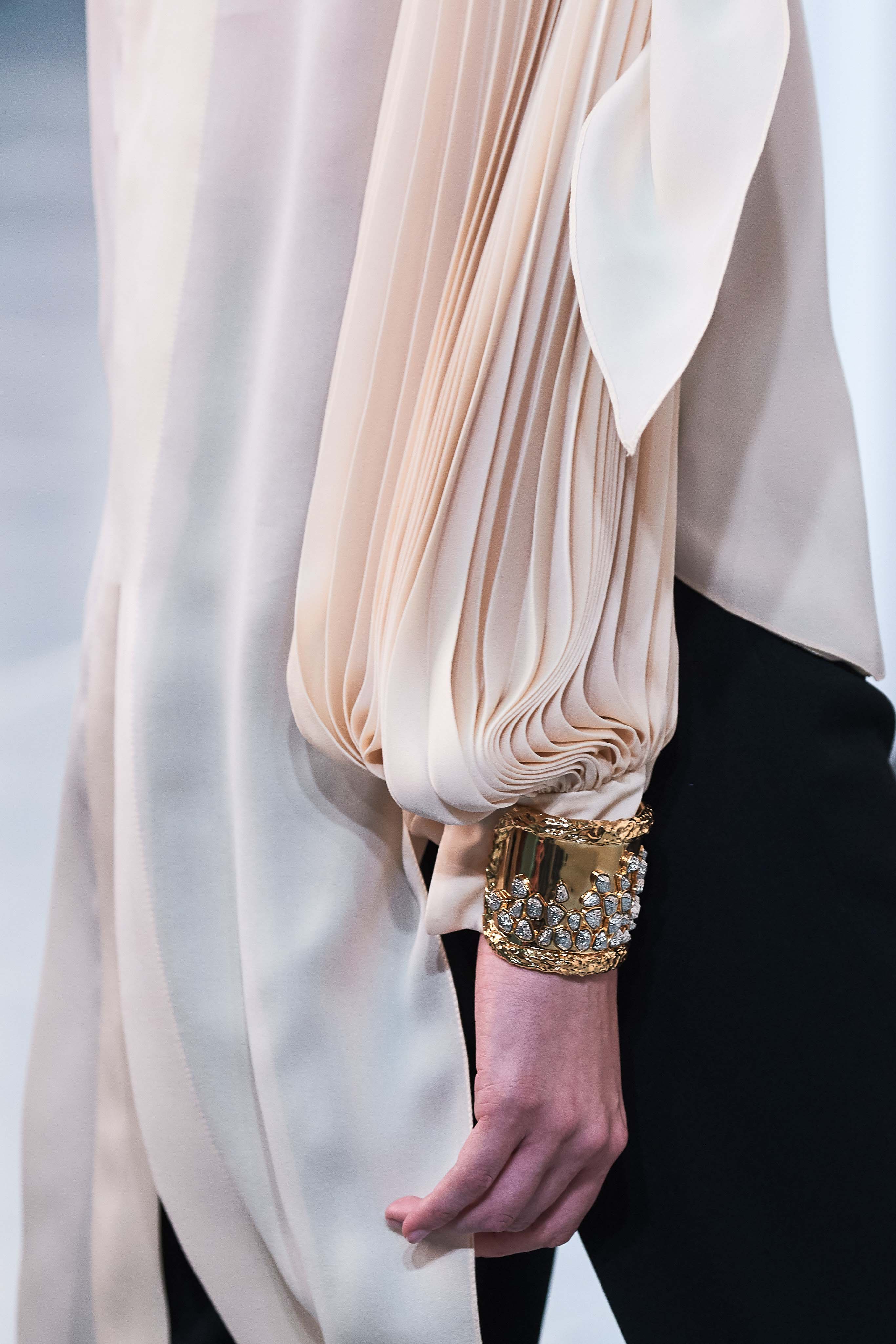 Chloe Spring Summer 2020 SS2020 trends runway coverage Ready To Wear Vogue cuff