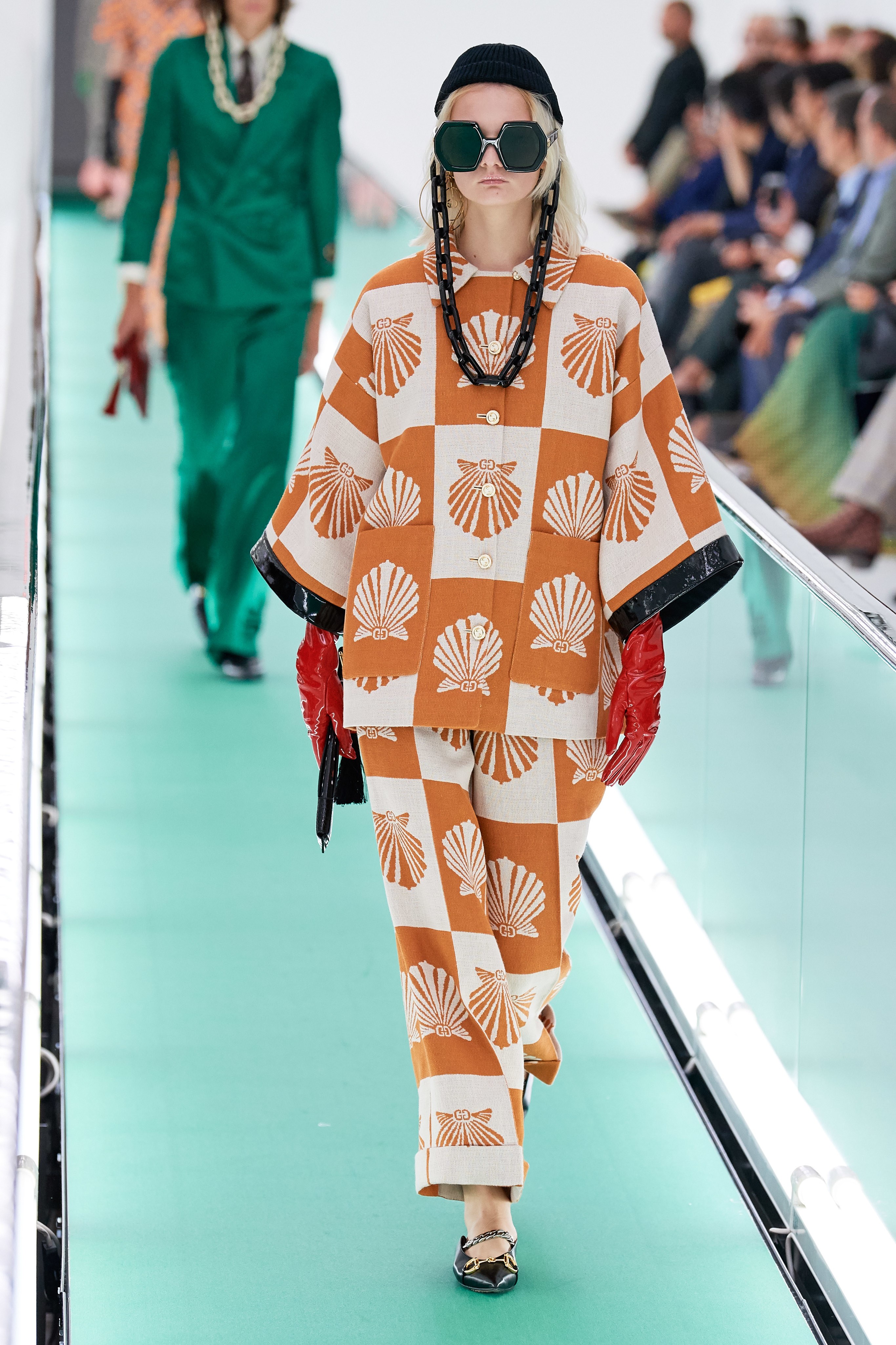 Gucci Spring Summer 2020 SS2020 trends runway coverage Ready To Wear Vogue 60s wallpaper
