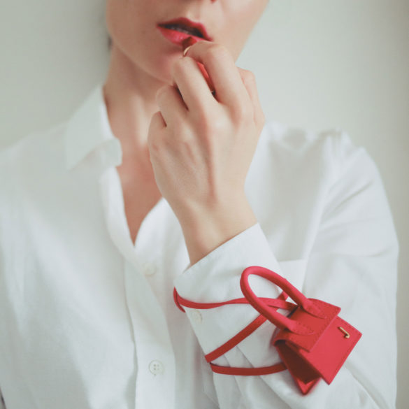 cozy at home with a Parisian flair - what to wear at home to be stylish - sezane tom boy shirt jacquemus bag