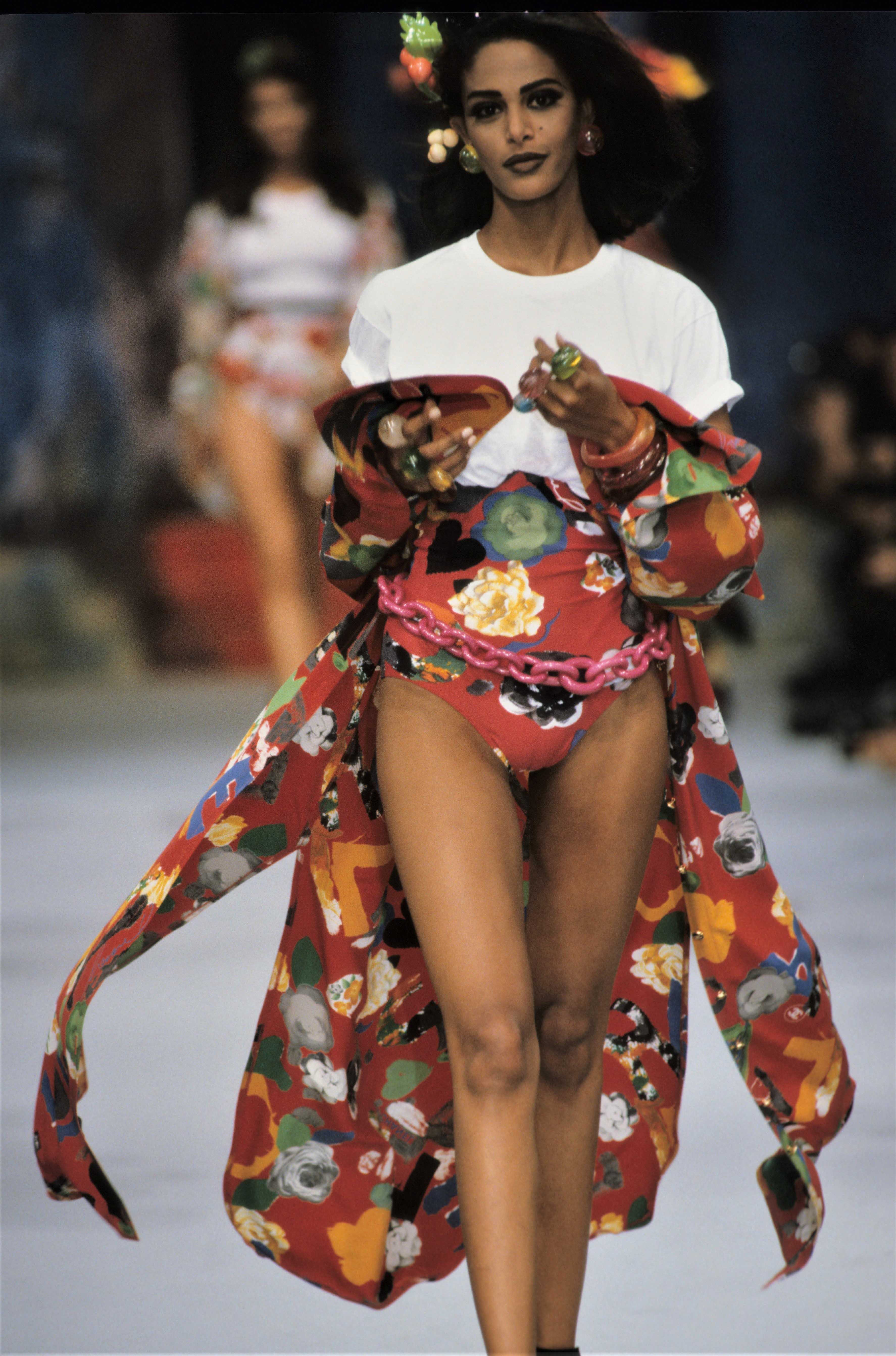 chanel in the 90's -chanel-spring-1992-ready-to-wear-Img011920