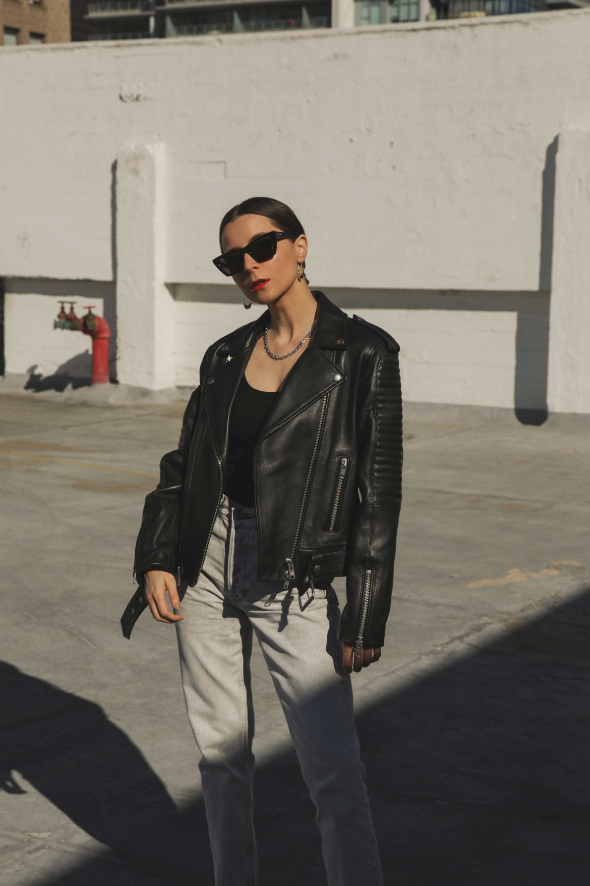 The perfecto: The black leather jacket for women The leather biker jacket is a French staple: timeless and effortless chic! Selection of the best premium leather jackets Anine Bing cassidy denim jeans brenda powder grey julia comil