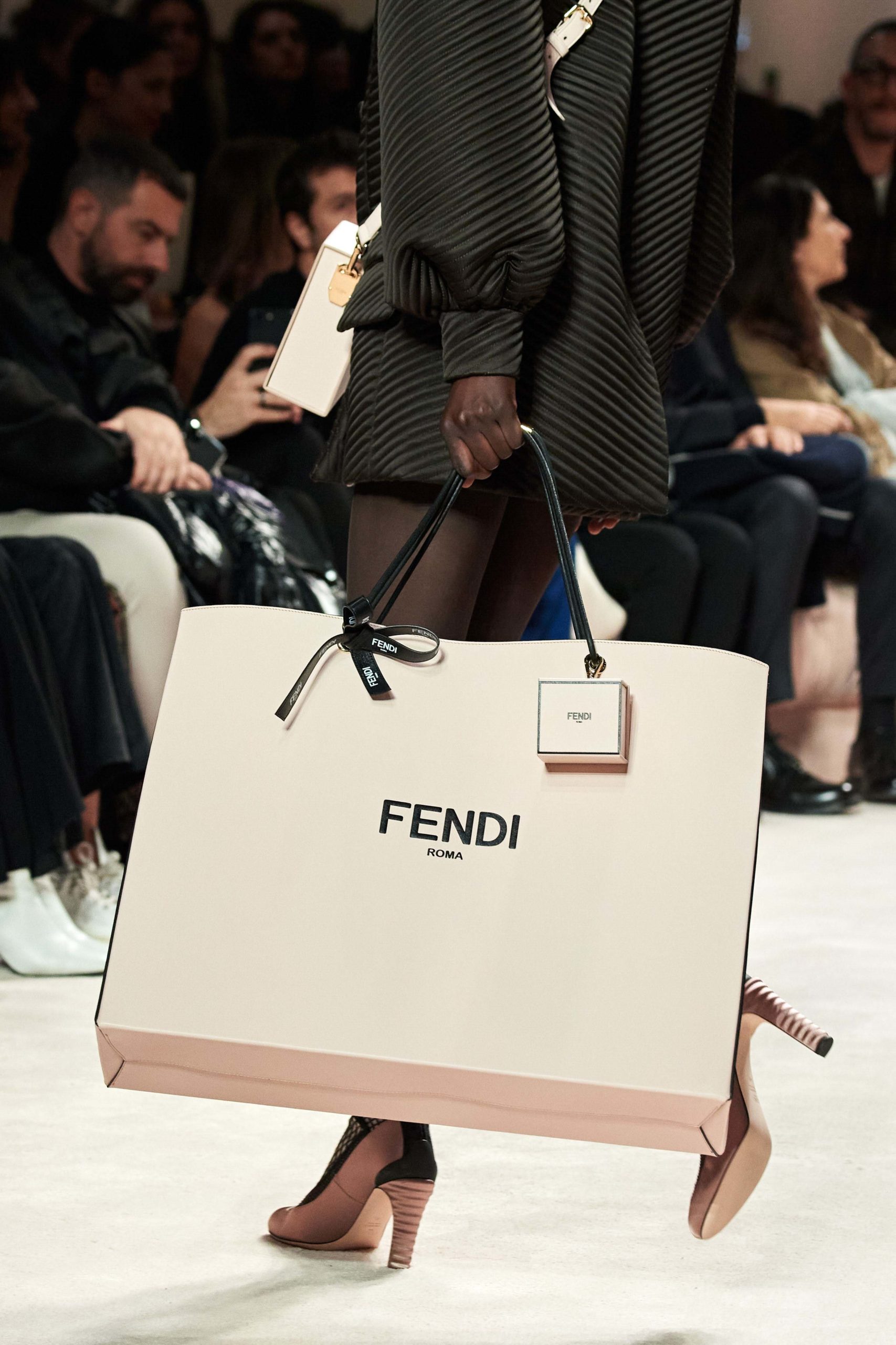 Fendi Fall 2020 trends runway report Ready To Wear Vogue fendi XXL bag