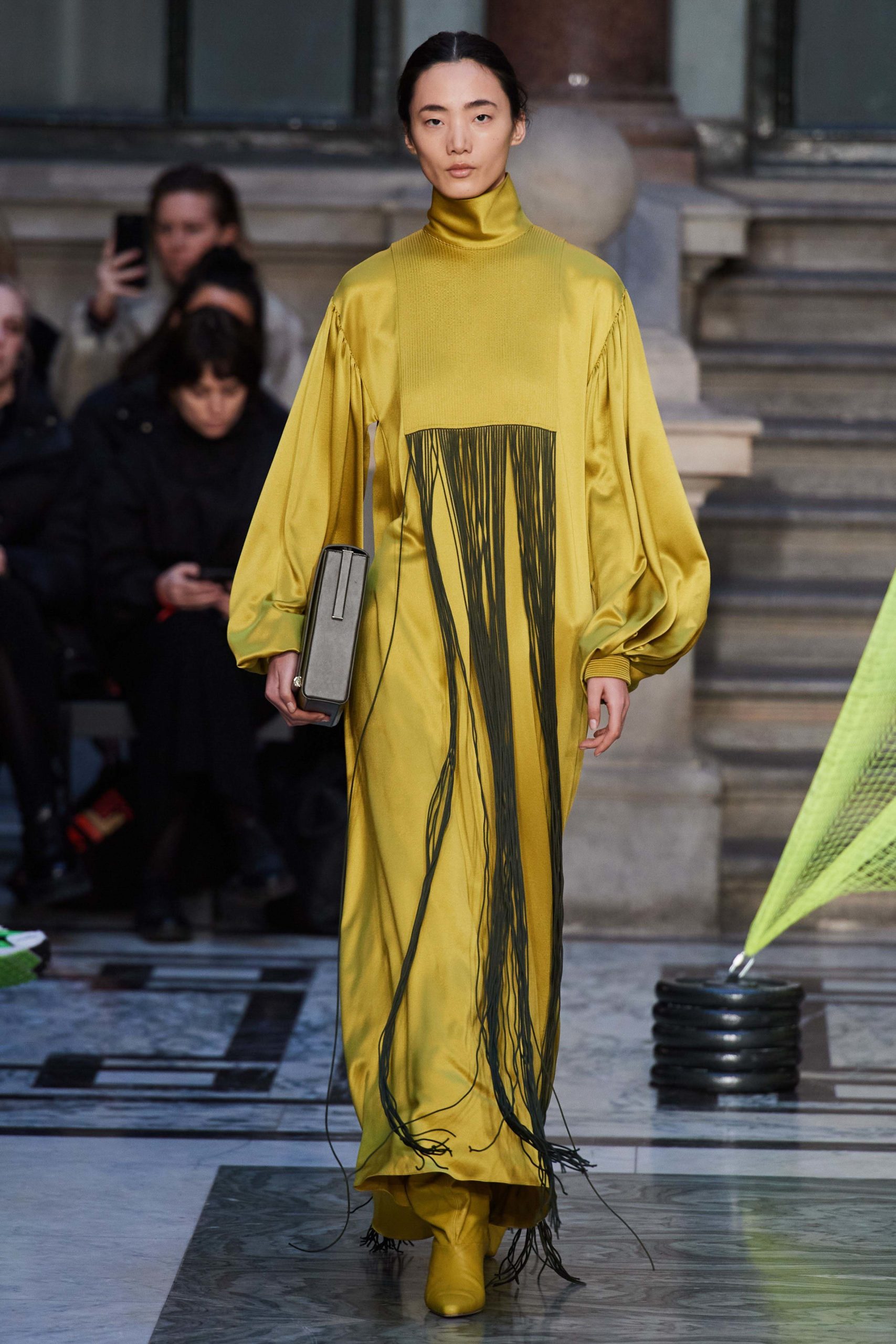 Roksanda Fall 2020 trends runway coverage Ready To Wear Vogue fringe
