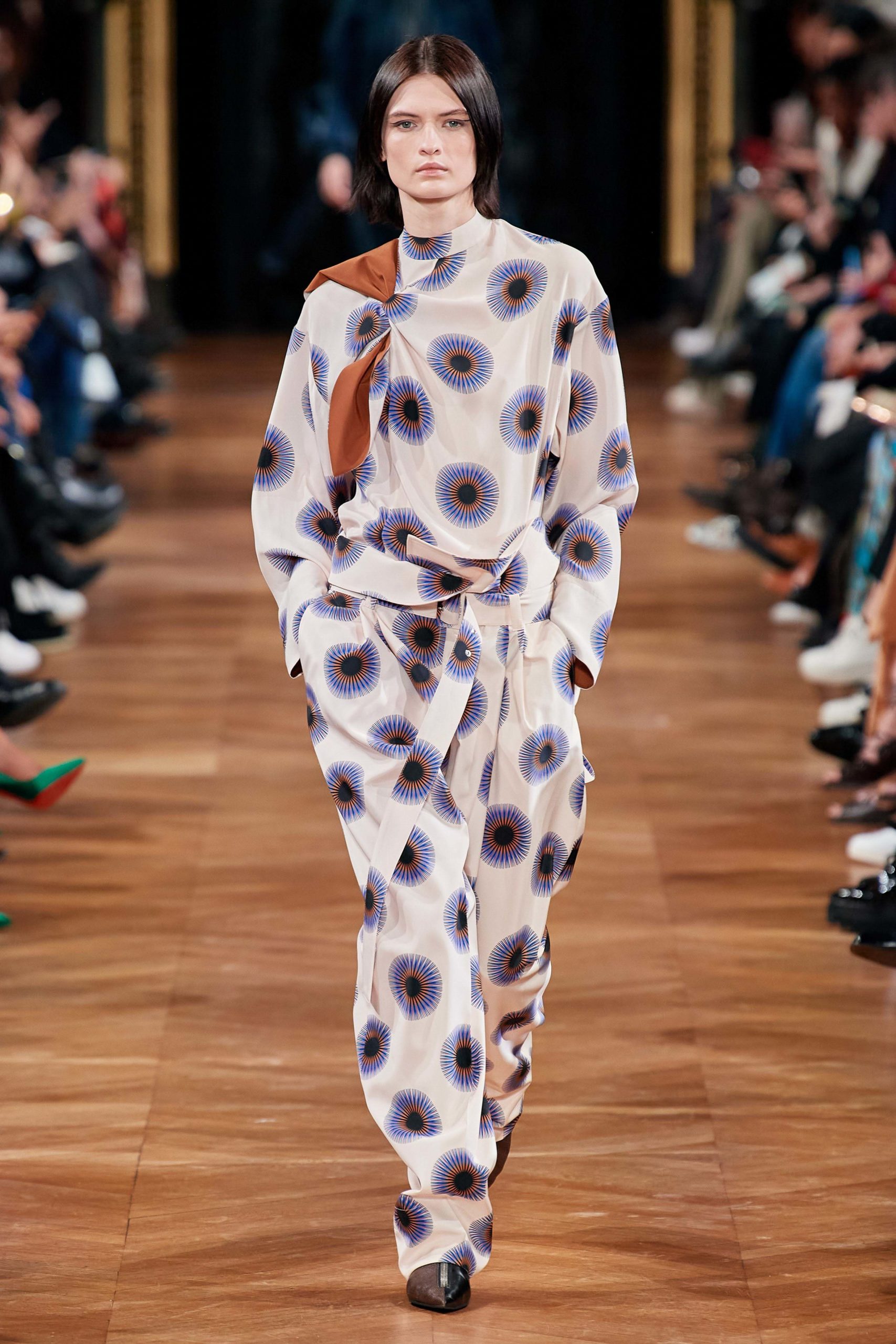 Stella McCartney Fall 2020 trends runway coverage Ready To Wear Vogue front tie