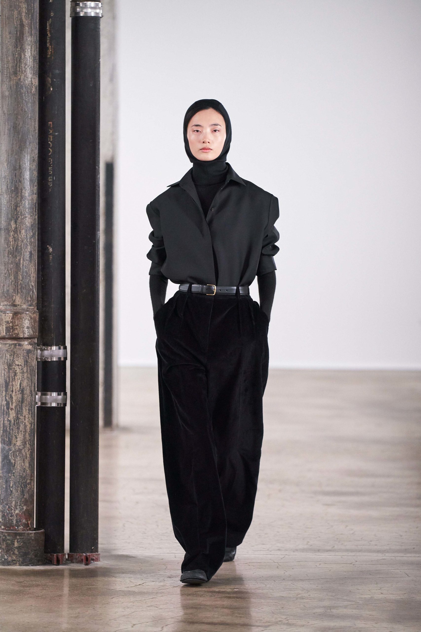 The Row Fall 2020 trends runway coverage Ready To Wear Vogue snoud hood
