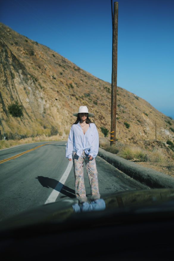 Summer style in Malibu etro fashion editorial 2020 - etro 70s denim boho chic outfit style summer style edgy chic cashmere denim pants