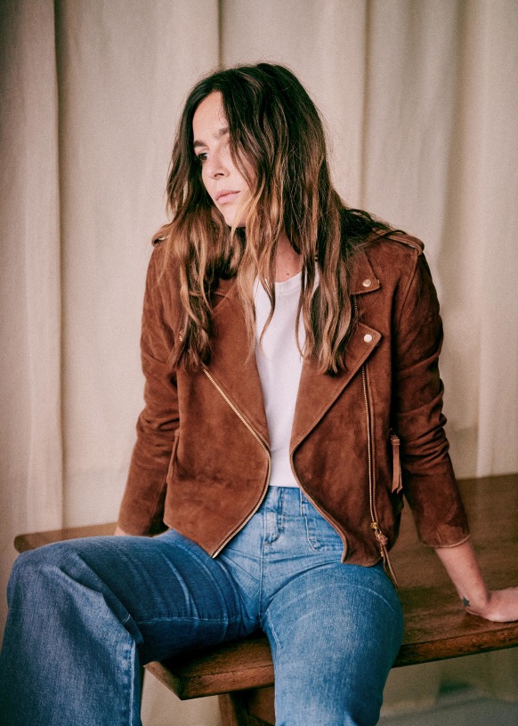 Sezane leather jacket - The leather biker jacket is a French staple: timeless and effortless chic! Selection of the best premium leather jackets at an affordable price