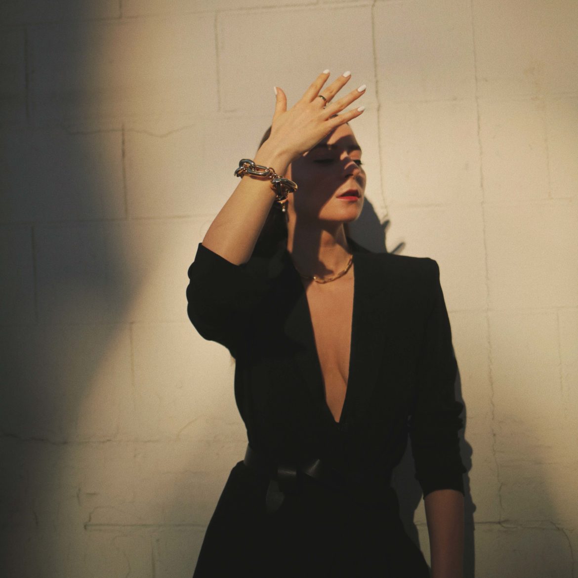 Holiday gift idea: designer accessories to wear everyday trendy link bracelet
