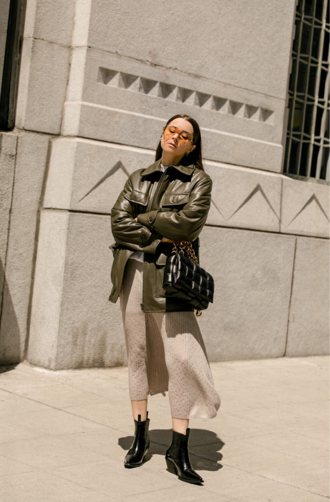 Best 10 Anine Bing pieces to master an elevated '90s aesthetic. Anine bing monroe jacket military leather jacket for women styled by Julia Comil