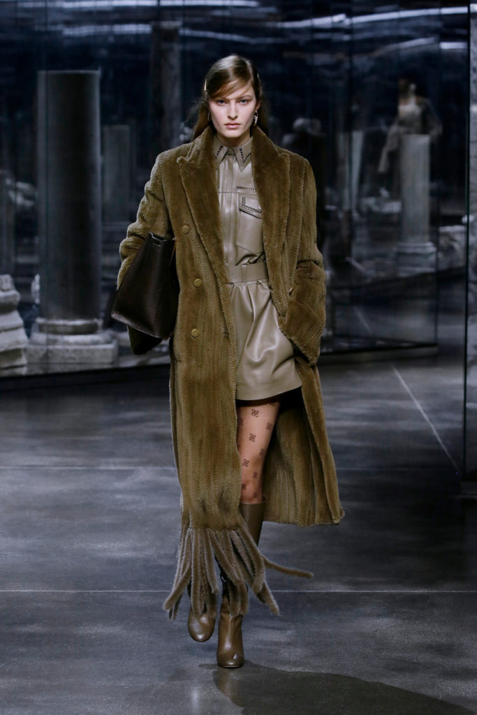 Best coats Fall Winter 2021 from the Runway - coats trends Fendi khaki