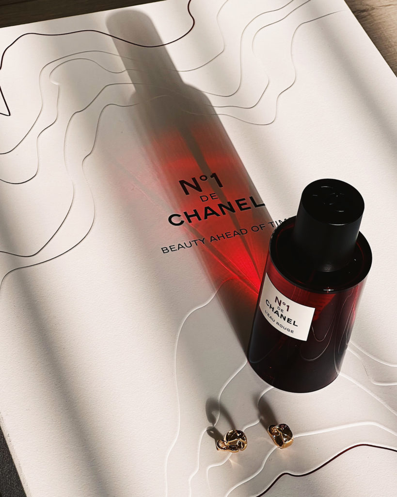 Chanel Spring Summer 2022 N 1 de Chanel hollistic skincare eco responsible collection sustainable fragrance mist L'eau rouge de Chanel