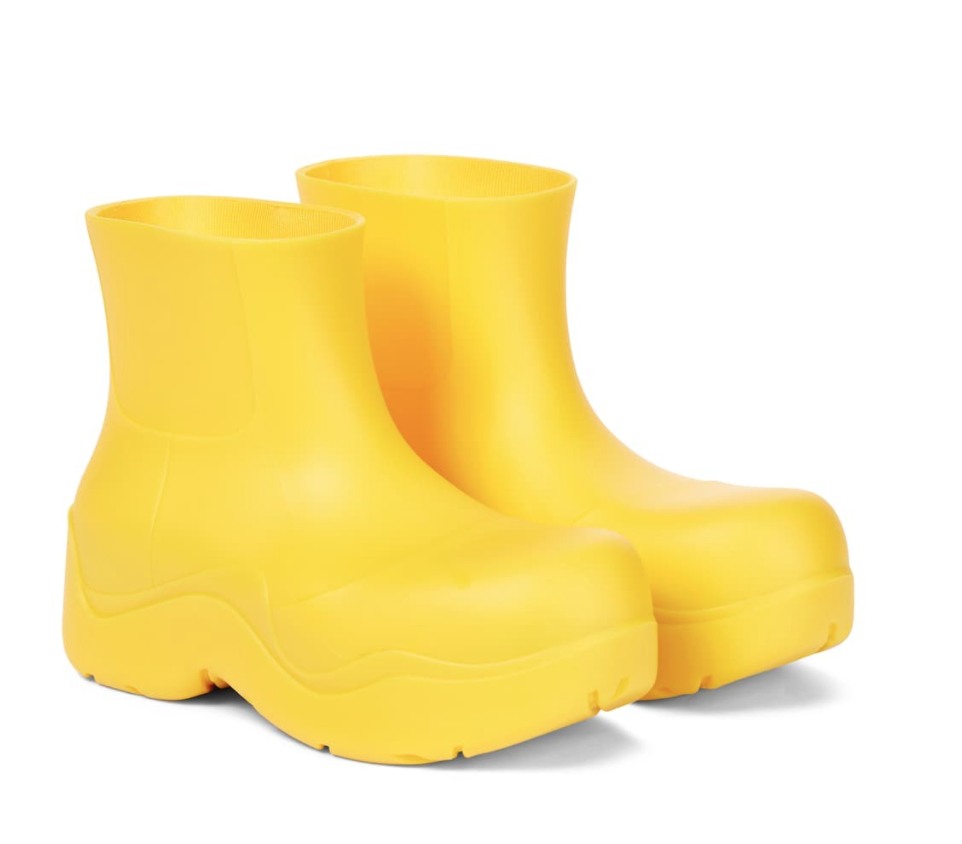 Stay uber chic with Louis Vuitton's new rain boots - Luxurylaunches