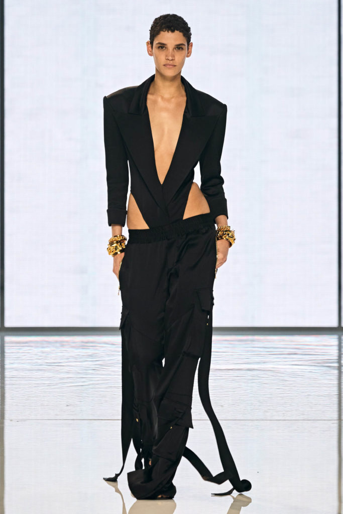 Cut-out Best Spring Summer 2022 runway trends Balmain Vogue Runway cut out blazer