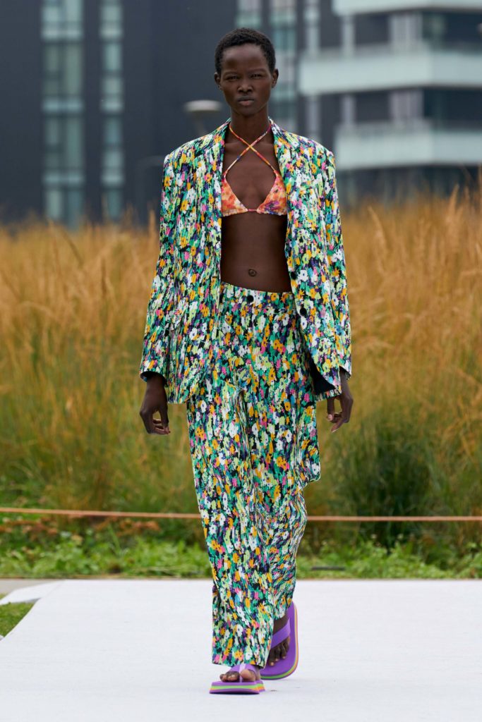 Low Rise Best Spring Summer 2022 runway trends MSGM Vogue Runway low rise skirt