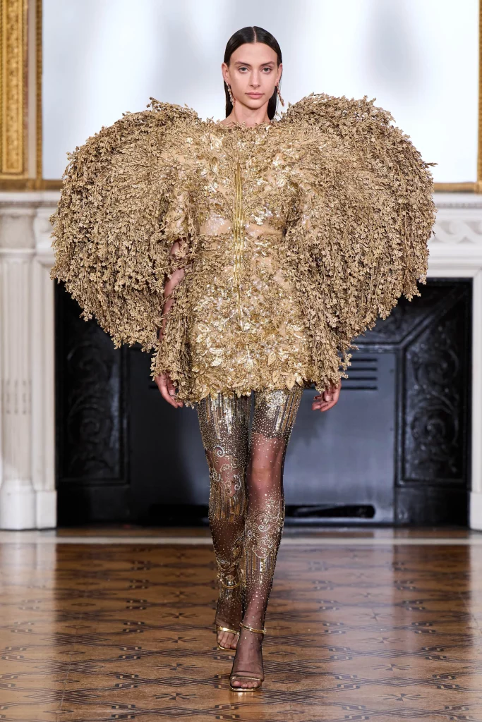 Couture runway report - best couture fall 2022 looks - Vogue Runway Fall 2022 - rahul mishra maximalist golden leafs
