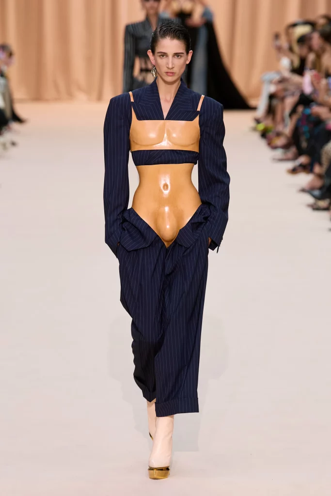 Couture runway report - best couture fall 2022 looks - Vogue RUnway Fall 2022 - jean-paul-gaultier- olivier roustaing suit genderless