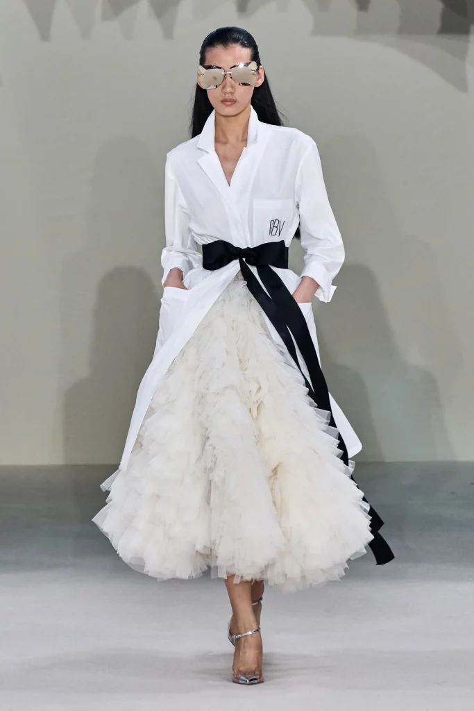 Couture runway report - best couture fall 2022 looks - Vogue Runway Fall 2022 - Giambattista Valli bath robe puffy tulle skirt