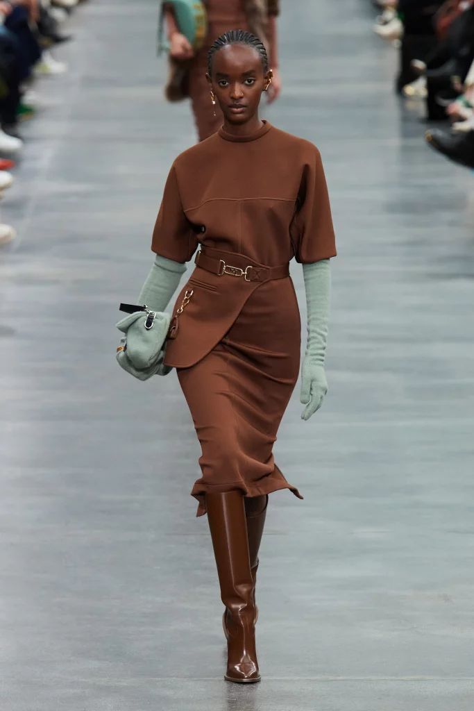 Top 10 fashion trends Fall Winter 2022 2023 chocolate-fendi-fall-2022-ready-to-wear-credit-gorunway