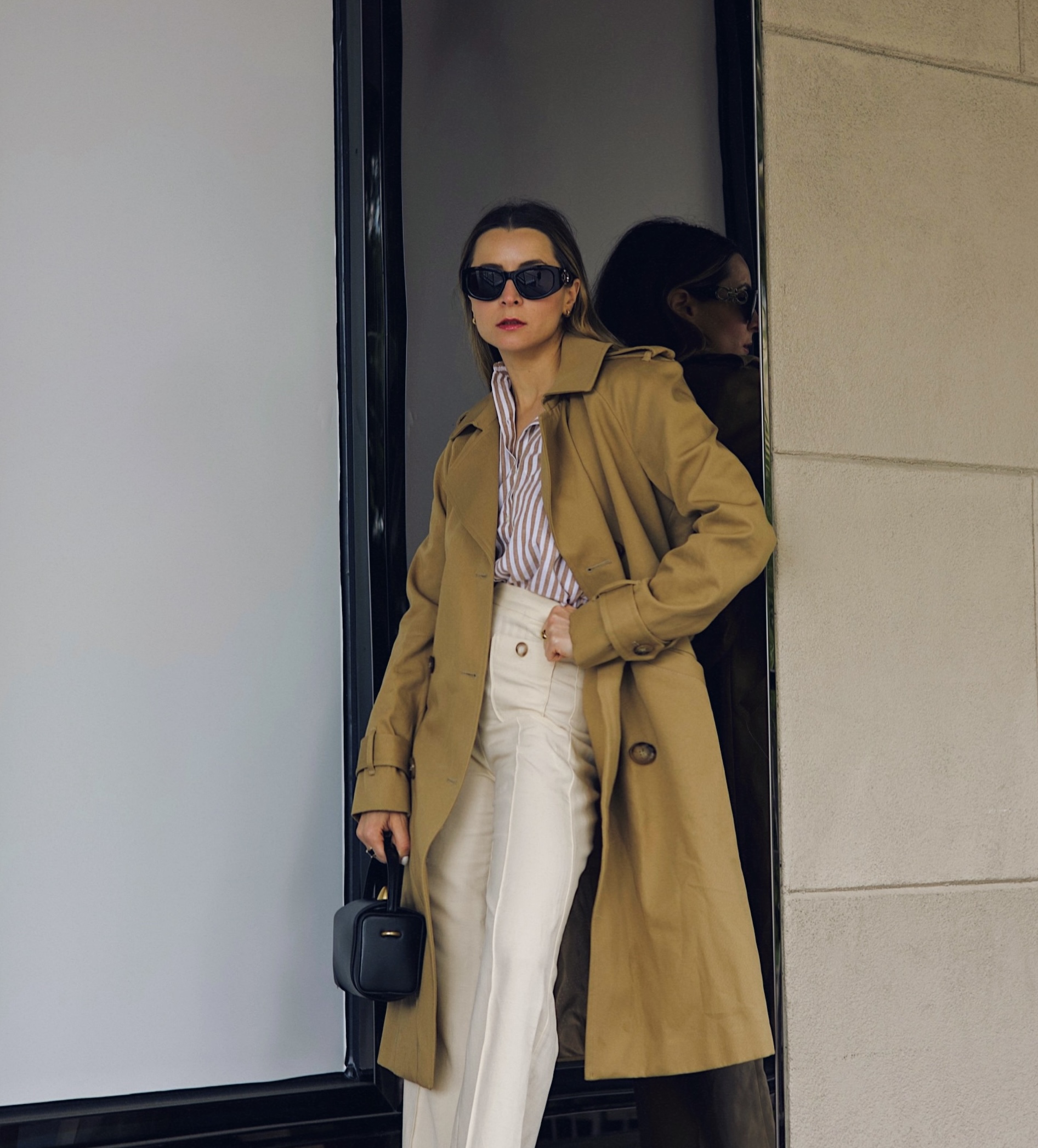 The trench coat to master the quiet luxury trend