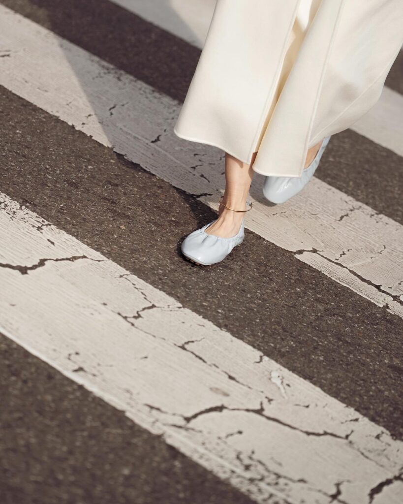 Julia Comil Fendi Filo ballerina ballet flat shoe trend 2024 white coat mackage fendi origami bag