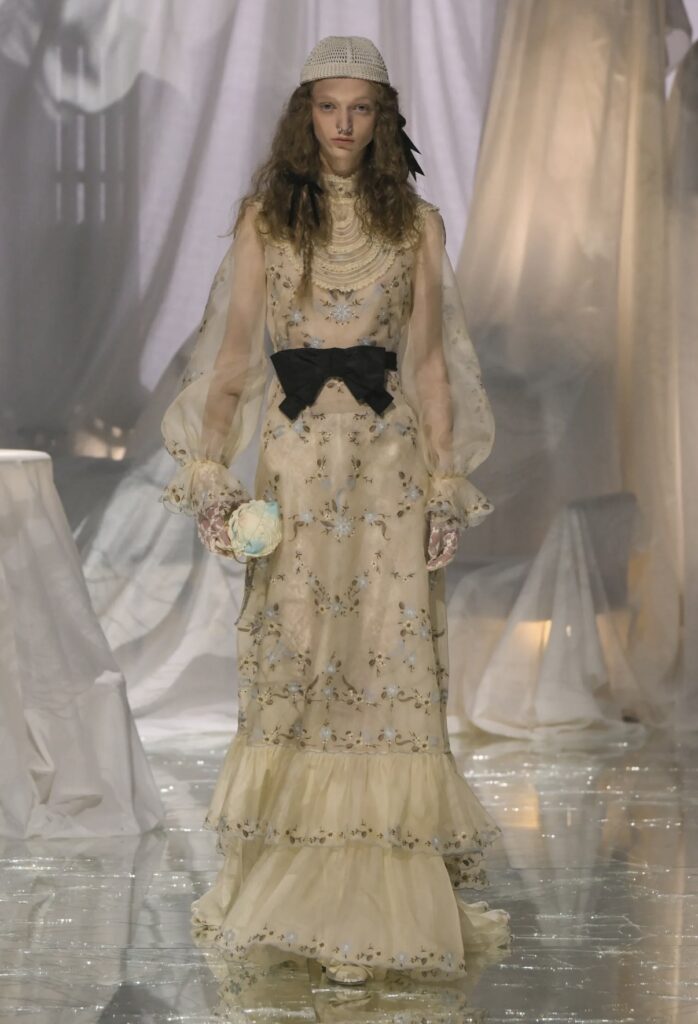 Top Spring 2025 Fashion Trends as per the runway Cafe Society Art Deco Valentino