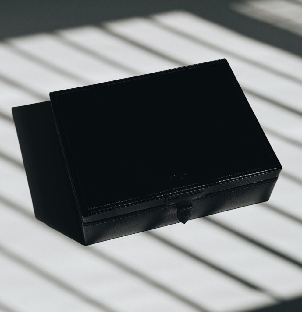 Father's day gift ideas minimal quiet luxury watch case le tanneur premium leather father's day