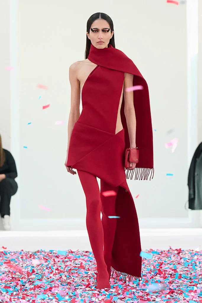 Cover Scarf trends-courreges-fall-2025-ready-to-wear-credit-brand