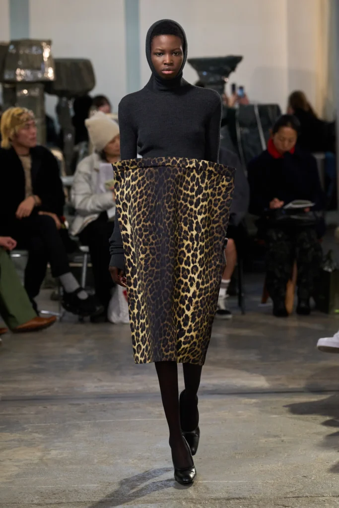 Cover trapeze best fall -marie-adam-leenaerdt-fall-2025-ready-to-wear-credit-gorunway